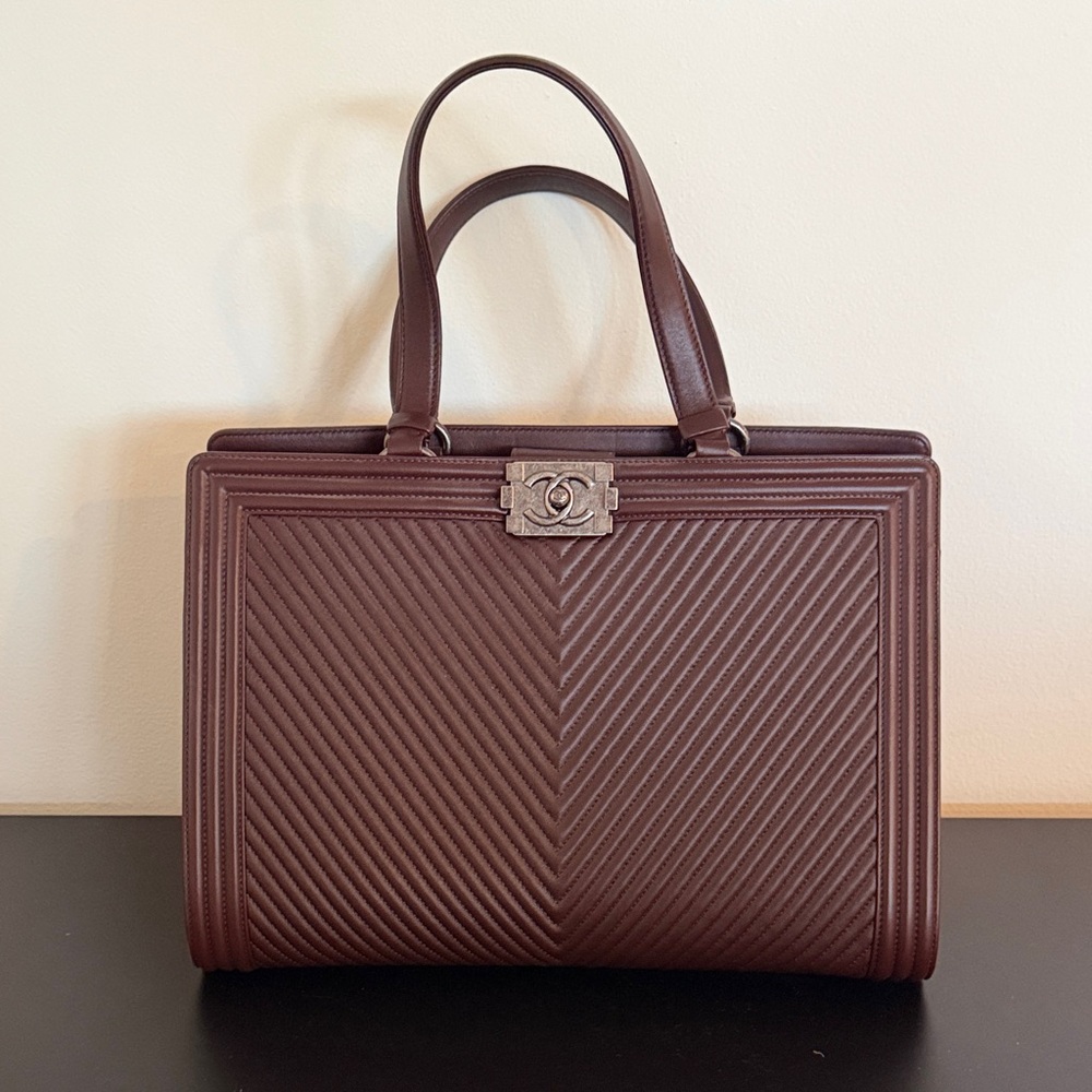 CHANEL Burgundy Large Chevron Tote - Picture 7 of 17